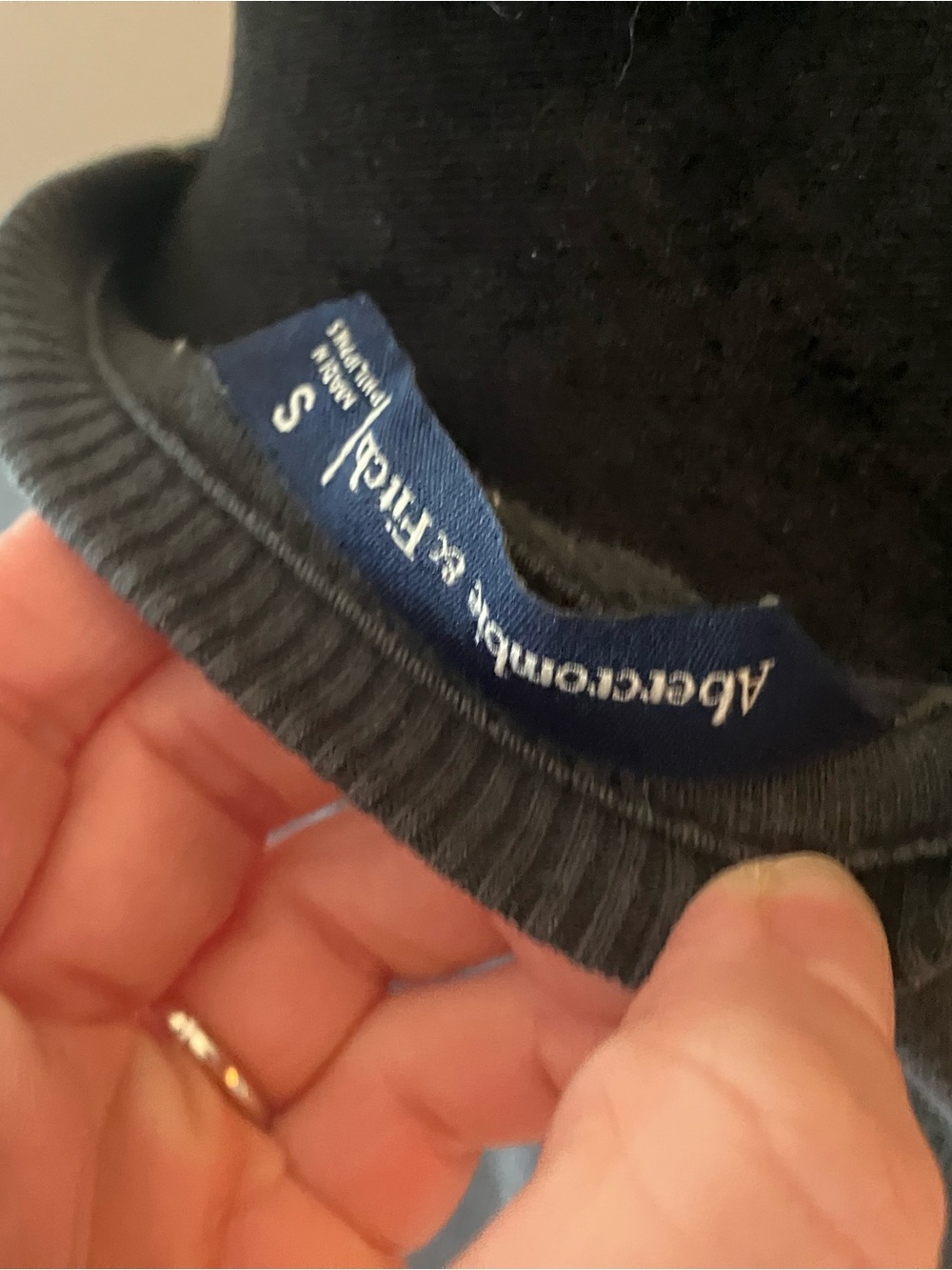 Abercrombie & Fitch Black Crewneck Sweatshirt embroidered - Picture 3 of 4